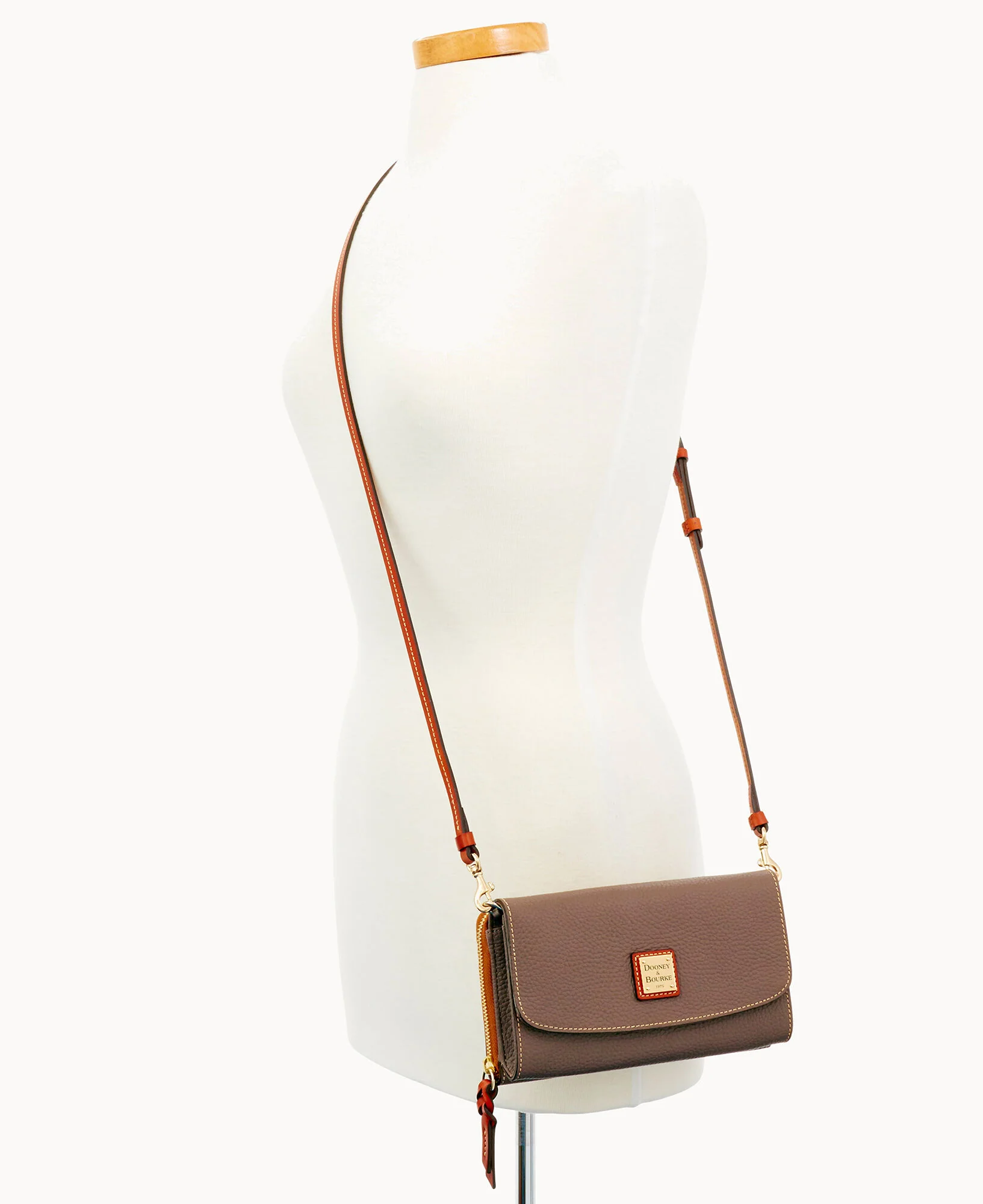 Pebble Grain Clutch Wallet - Image 34