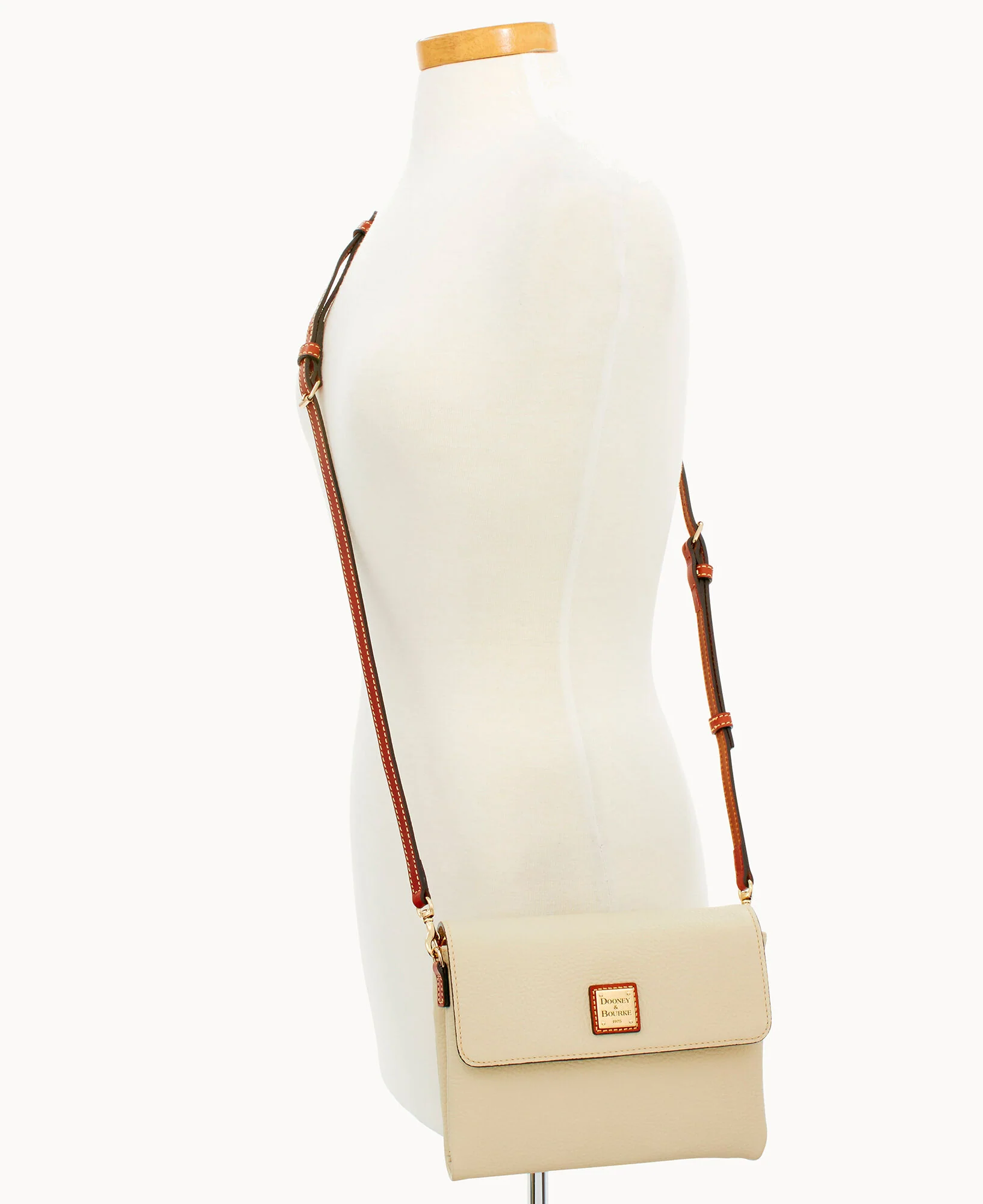 Pebble Grain Hunter Crossbody - Image 30