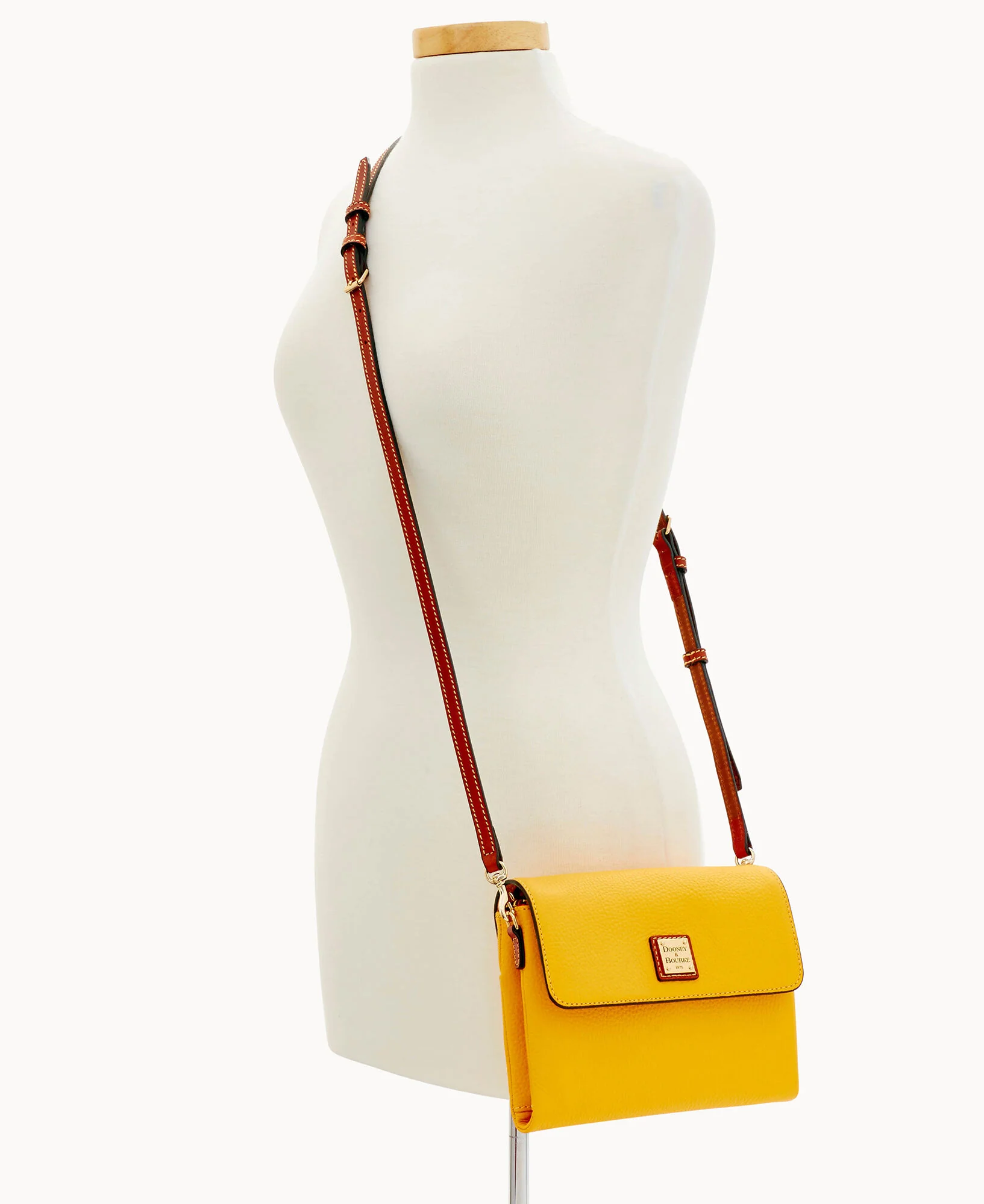 Pebble Grain Hunter Crossbody - Image 75
