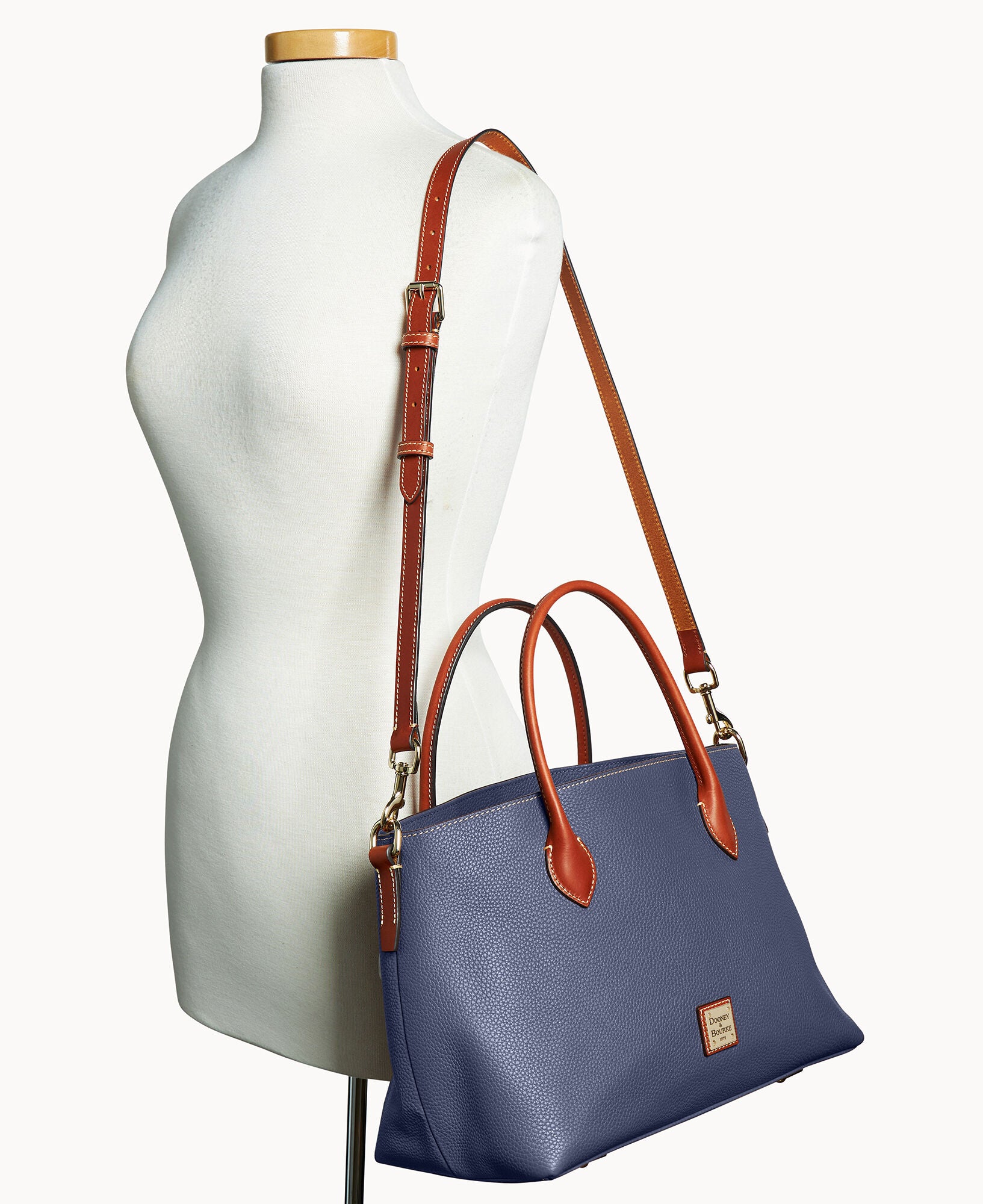 Pebble Grain Large Handle Tote - Image 40