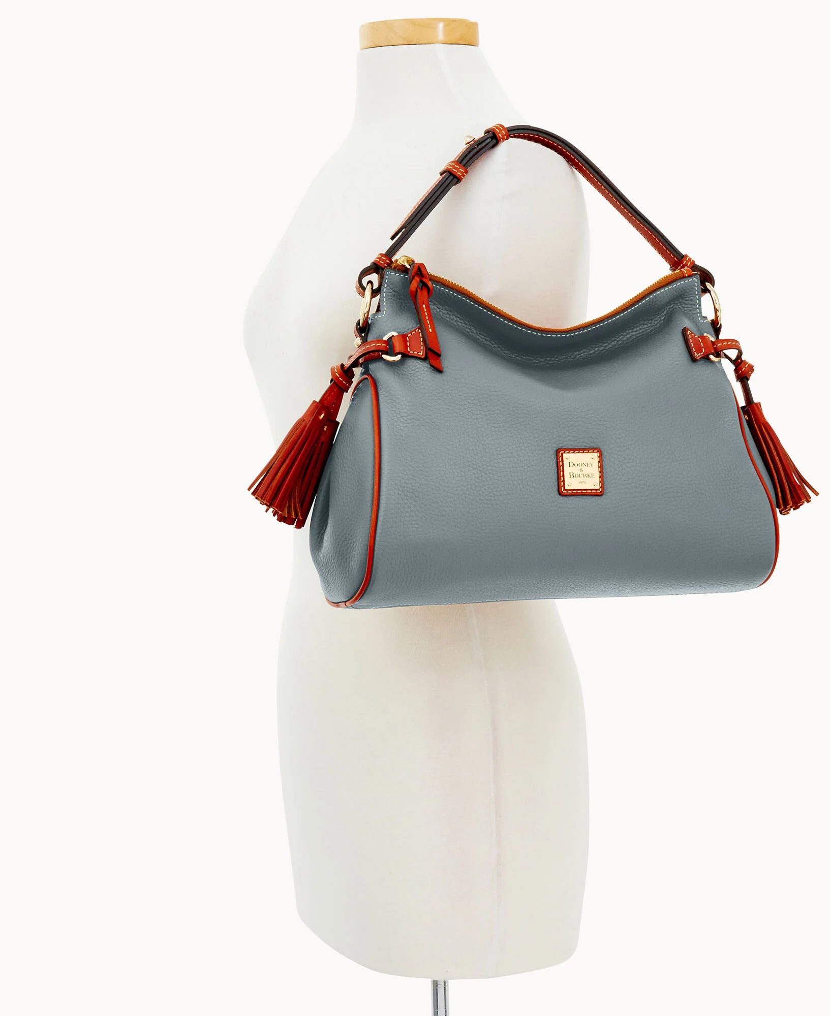 Pebble Grain Medium Zip Hobo - Image 4
