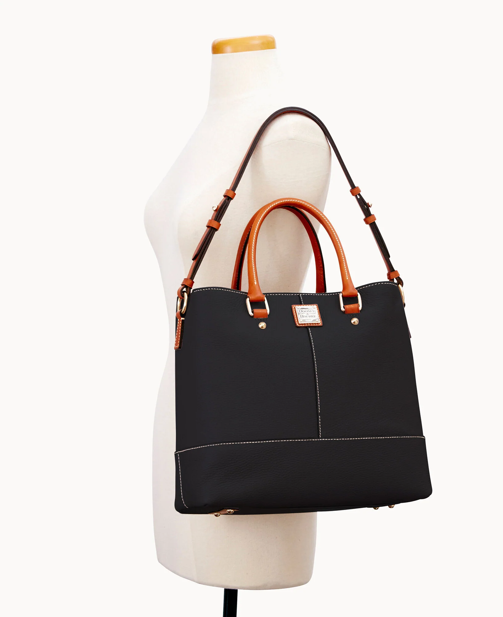 Pebble Grain Small Everyday Crossbody - Image 13