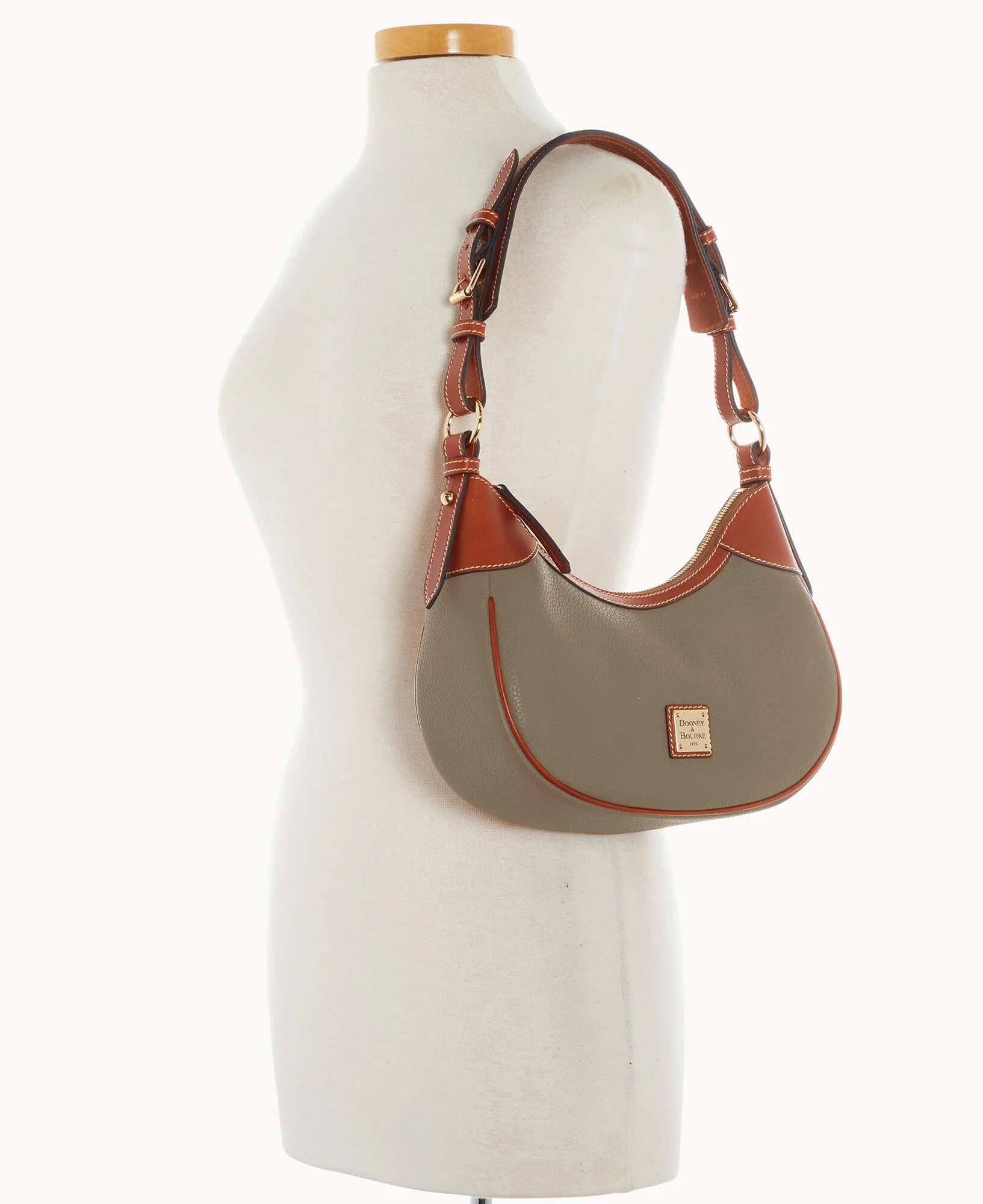 Pebble Grain Small Hobo - Image 16