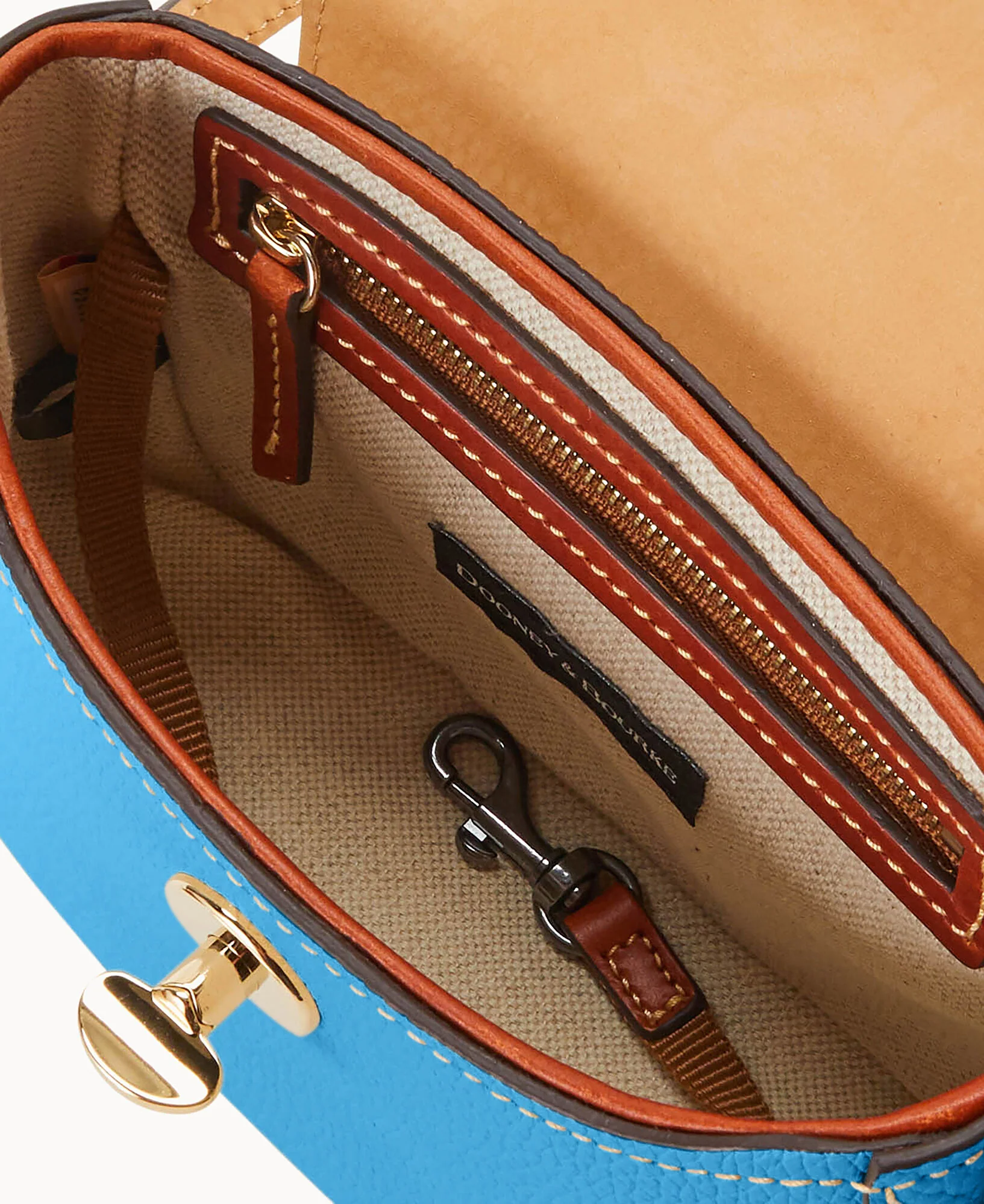 Pebble Turnlock Flap Saddle - Image 77