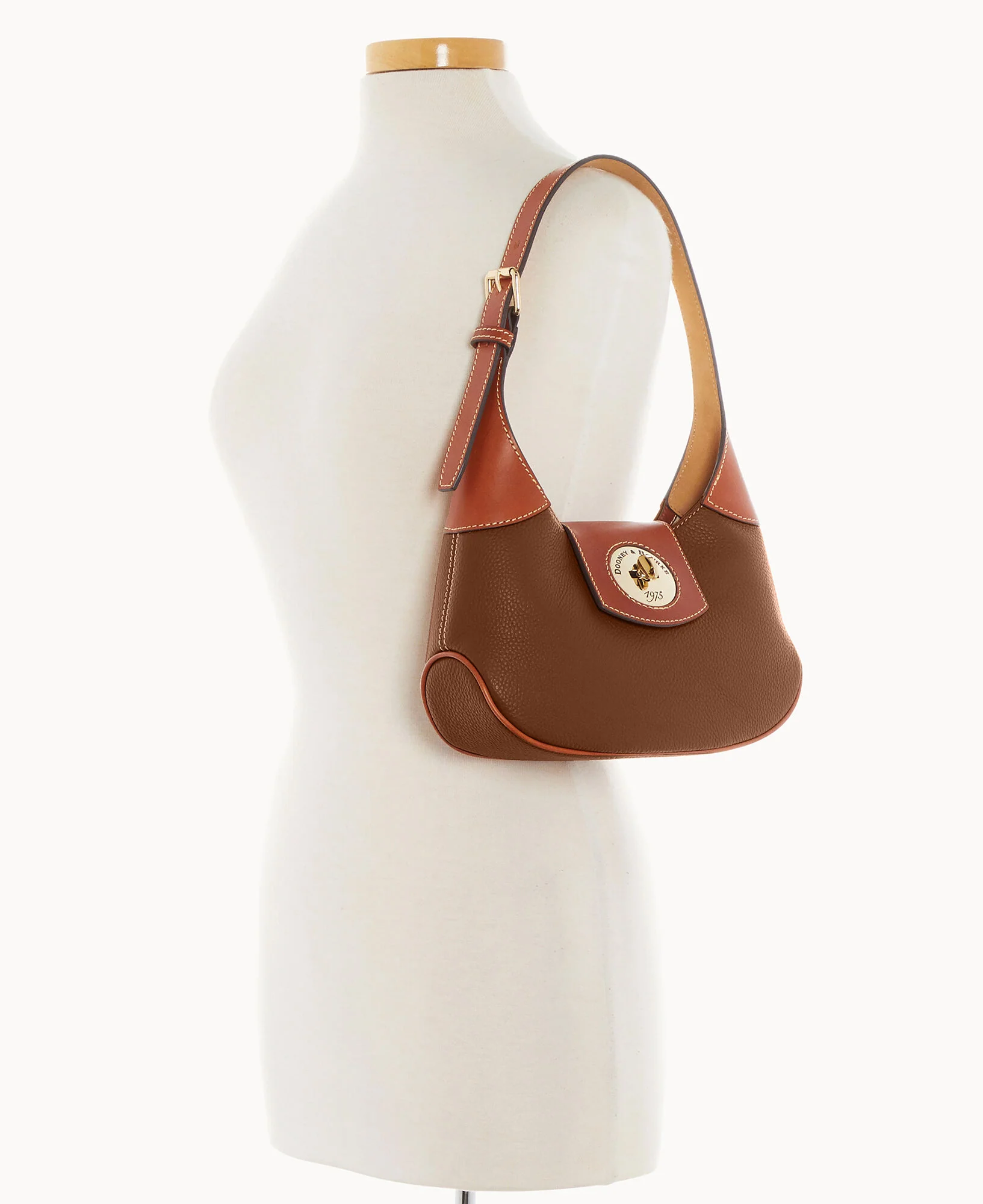 Pebble Turnlock Hobo 26 - Image 60
