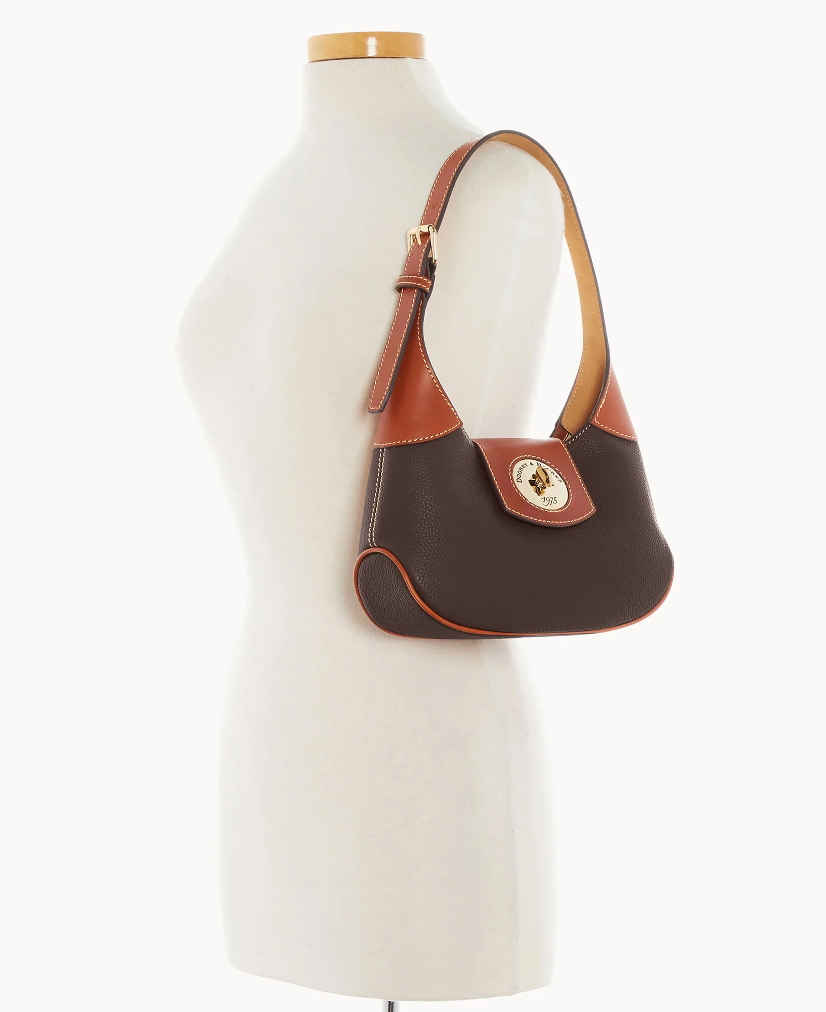 Pebble Turnlock Hobo 26 - Image 65