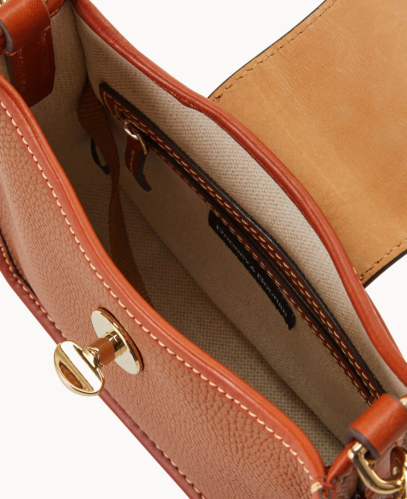 Pebble Turnlock Messenger 20 - Image 13