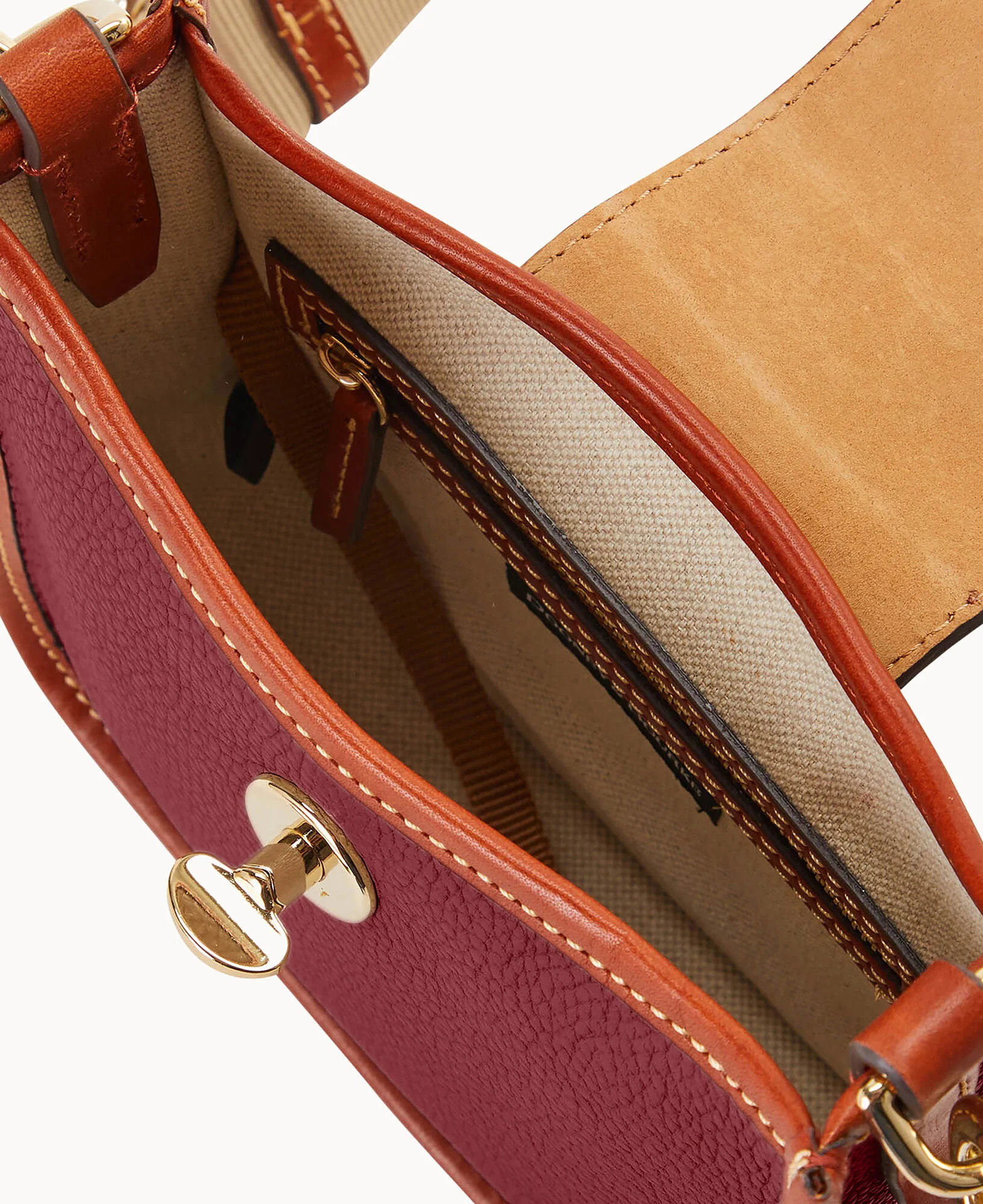 Pebble Turnlock Messenger 20 - Image 63